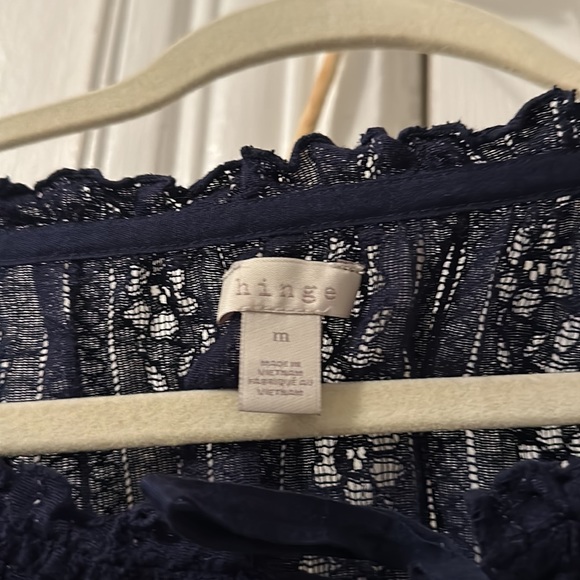 Hinge navy blouse - Picture 4 of 6